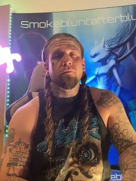 Snapshot of Smokebluntafterblunt chatting on 02/15/26, 02:23 Smokebluntafterblunt online show from 02/15/26, 02:23