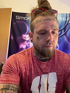 Snapshot of Smokebluntafterblunt chatting on 05/04/26, 02:20 Smokebluntafterblunt online show from 05/04/26, 02:20