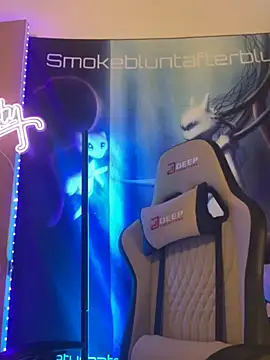 Snapshot of Smokebluntafterblunt chatting on 02/25/26, 01:28 Smokebluntafterblunt online show from 02/25/26, 01:28