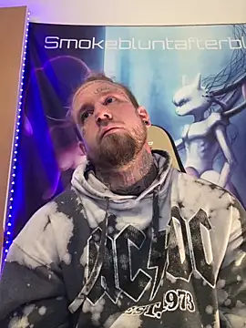 Snapshot of Smokebluntafterblunt chatting on 02/10/26, 03:33 Smokebluntafterblunt online show from 02/10/26, 03:33