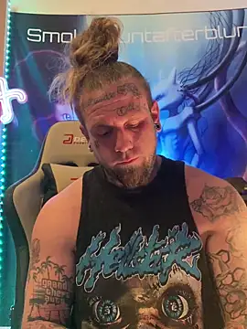 Snapshot of Smokebluntafterblunt chatting on 02/16/26, 02:21 Smokebluntafterblunt online show from 02/16/26, 02:21