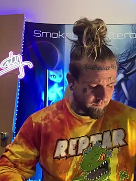 Snapshot of Smokebluntafterblunt chatting on 02/17/26, 11:57 Smokebluntafterblunt online show from 02/17/26, 11:57