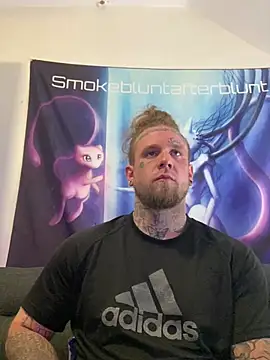 Snapshot of Smokebluntafterblunt chatting on 05/06/26, 12:47 Smokebluntafterblunt online show from 05/06/26, 12:47