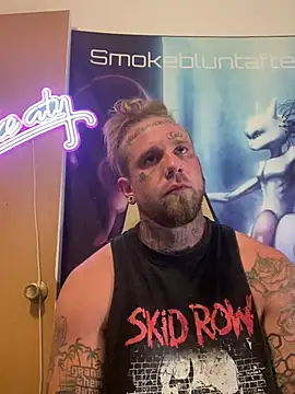 Snapshot of Smokebluntafterblunt chatting on 06/19/26, 01:11 Smokebluntafterblunt online show from 06/19/26, 01:11