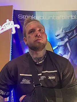 Smokebluntafterblunt online show from 03/09/26, 06:44