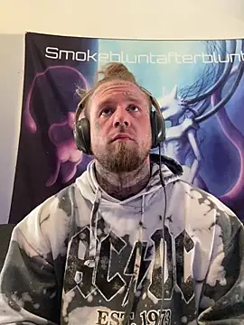 Snapshot of Smokebluntafterblunt chatting on 05/07/26, 10:35 Smokebluntafterblunt online show from 05/07/26, 10:35