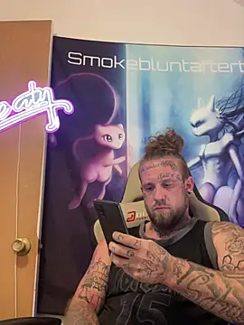 Snapshot of Smokebluntafterblunt chatting on 06/24/26, 09:01 Smokebluntafterblunt online show from 06/24/26, 09:01
