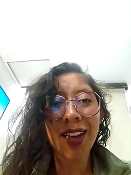 Snapshot of Camila_Lopez1 chatting on 02/11/26, 03:01 Camila Lopez1 online show from 02/11/26, 03:01