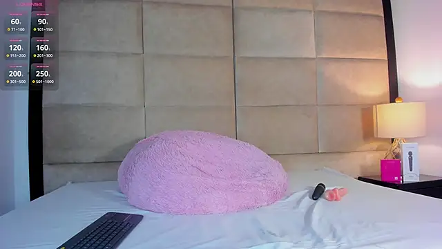 EvaaMoon  online show from 03/27/26, 04:10