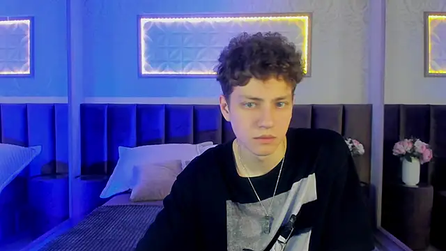 Snapshot of StefanBev chatting on 02/28/26, 08:30 StefanBev online show from 02/28/26, 08:30