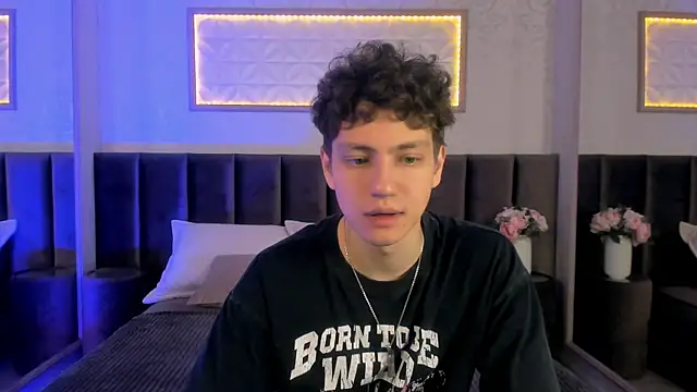 Snapshot of StefanBev chatting on 02/25/26, 07:47 StefanBev online show from 02/25/26, 07:47