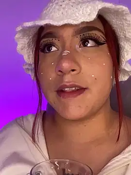 Snapshot of Wen_01 chatting on 02/13/26, 11:32 Wen 01 online show from 02/13/26, 11:32