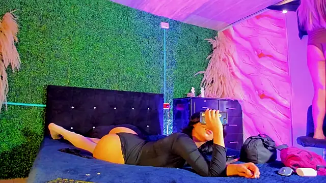 Snapshot of sophia_storm01 chatting on 02/16/26, 01:10 sophia storm01 online show from 02/16/26, 01:10