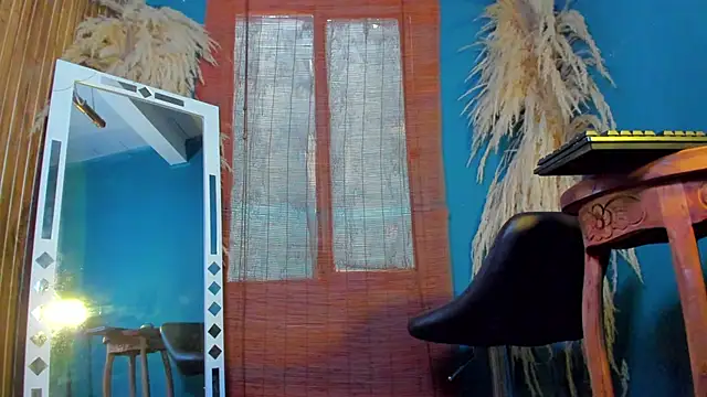 Snapshot of sophia_storm01 chatting on 02/11/26, 01:33 sophia storm01 online show from 02/11/26, 01:33