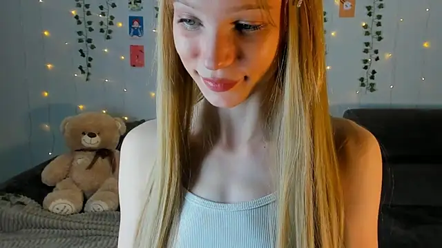 Kiracute18 online show from 02/10/26, 01:54