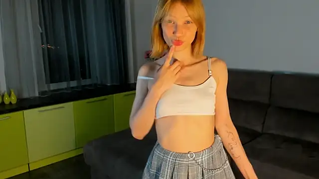 Kiracute18 online show from 05/27/26, 06:59