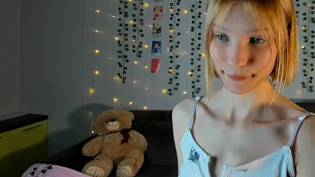 Kiracute18 online show from 02/22/26, 09:38