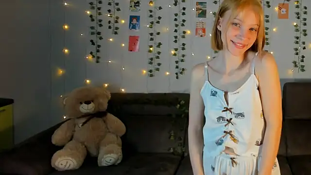 Kiracute18 online show from 03/21/26, 07:07