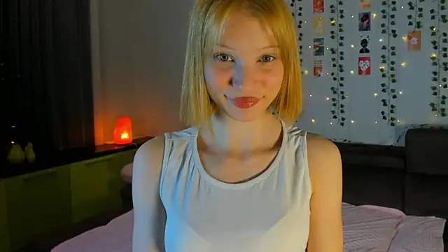 Kiracute18 online show from 04/05/26, 07:53