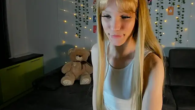 Kiracute18 online show from 03/07/26, 05:40