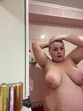 Snapshot of Mommy-girl-Lola chatting on 02/17/26, 09:50 Mommy-girl-Lola online show from 02/17/26, 09:50