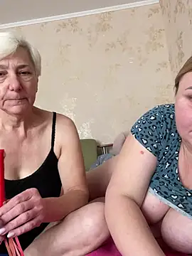 Snapshot of Mommy-girl-Lola chatting on 02/16/26, 08:46 Mommy-girl-Lola online show from 02/16/26, 08:46