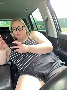 Mommy-girl-Lola online show from 06/16/26, 10:59
