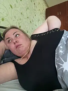 Mommy-girl-Lola online show from 04/05/26, 12:01