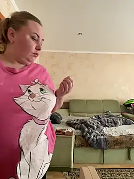 Snapshot of Mommy-girl-Lola chatting on 02/24/26, 06:36 Mommy-girl-Lola online show from 02/24/26, 06:36