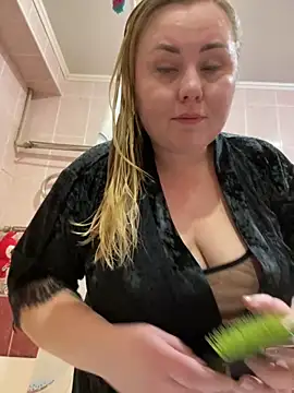 Snapshot of Mommy-girl-Lola chatting on 02/11/26, 09:53 Mommy-girl-Lola online show from 02/11/26, 09:53