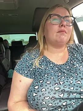 Mommy-girl-Lola online show from 06/14/26, 11:00