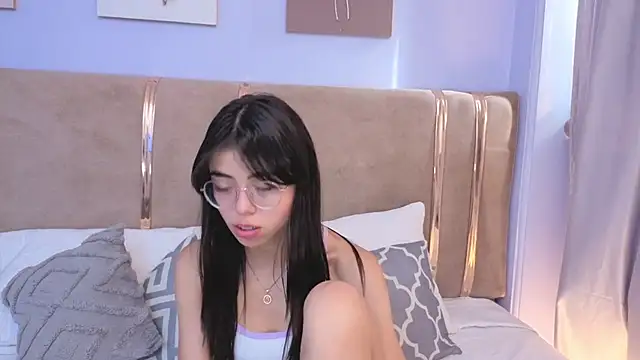 Mia Naive online show from 06/18/26, 08:14