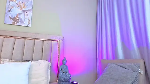 Mia Naive online show from 03/11/26, 11:48