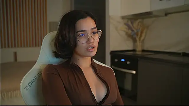 Snapshot of Eliasian chatting on 02/20/26, 07:54 Eliasian online show from 02/20/26, 07:54