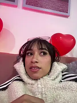 alahia pink online show from 02/18/26, 03:04