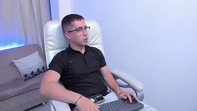 Tommas Jhonson online show from 04/05/26, 03:46