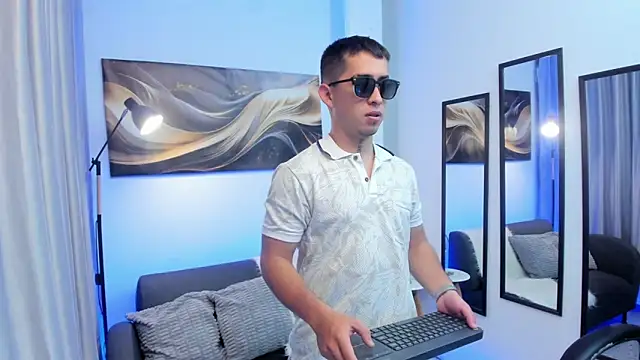 Tommas Jhonson online show from 04/11/26, 03:58