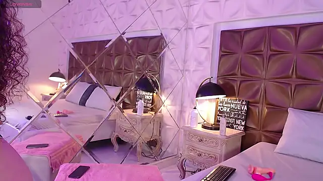 LunaJohns online show from 03/19/26, 12:27