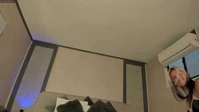 alicee clark  online show from 04/03/26, 11:49