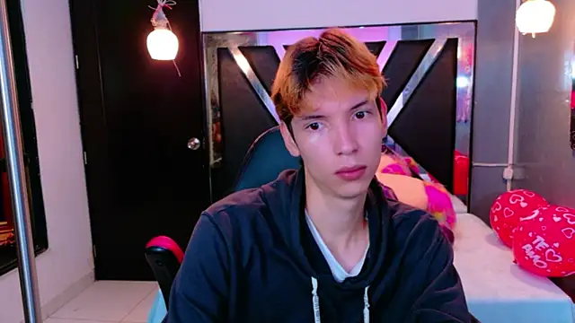 Liam Green1 online show from 02/14/26, 12:05