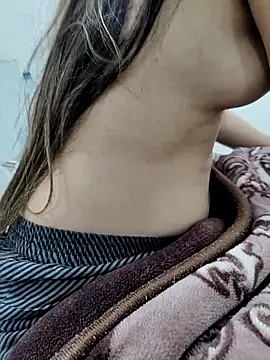 unicornbabe23 online show from 02/18/26, 03:37