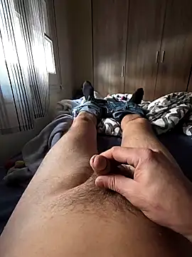 Snapshot of pareja47 chatting on 03/23/26, 10:48 pareja47 online show from 03/23/26, 10:48