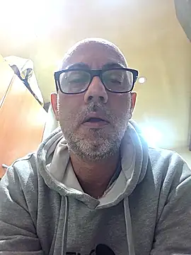 Snapshot of pareja47 chatting on 02/07/26, 08:06 pareja47 online show from 02/07/26, 08:06