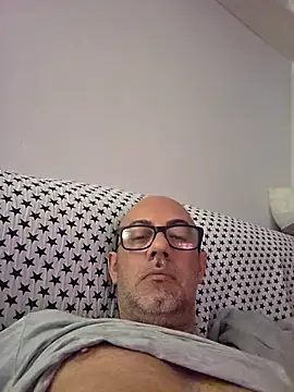 pareja47 online show from 05/08/26, 08:45