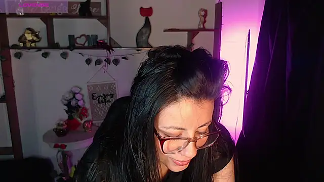 QueenRose94 online show from 04/06/26, 11:33