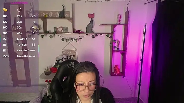 QueenRose94 online show from 04/14/26, 12:43