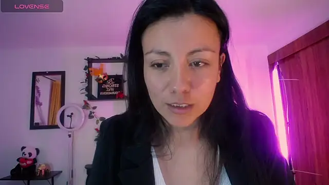 Snapshot of QueenRose94 chatting on 02/09/26, 01:42 QueenRose94 online show from 02/09/26, 01:42