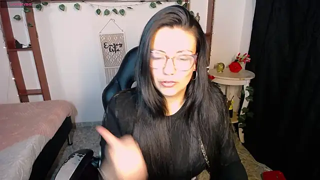 Snapshot of QueenRose94 chatting on 02/23/26, 12:39 QueenRose94 online show from 02/23/26, 12:39