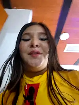 Snapshot of Wild_lilhyy chatting on 04/21/26, 01:42 Wild lilhyy online show from 04/21/26, 01:42