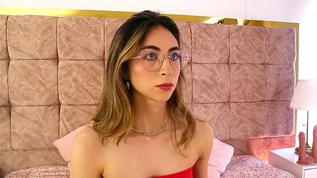 EmmaClark   online show from 04/10/26, 07:43